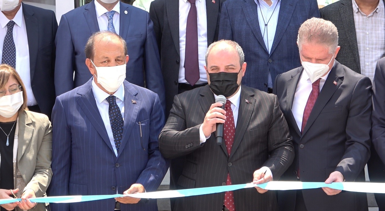 Bakan Varank: "Gaziantep gerçekten üreten bir şehir, Cumhur İttifakı’yla, belediye başkanlarıyla, odalarıyla gerçekten tam bir uyum içerisinde”