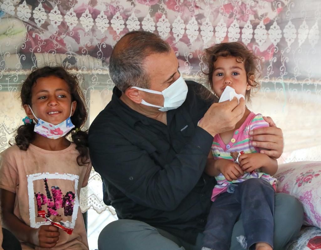 Vali ve başkandan tarım işçilerine yakın ilgi