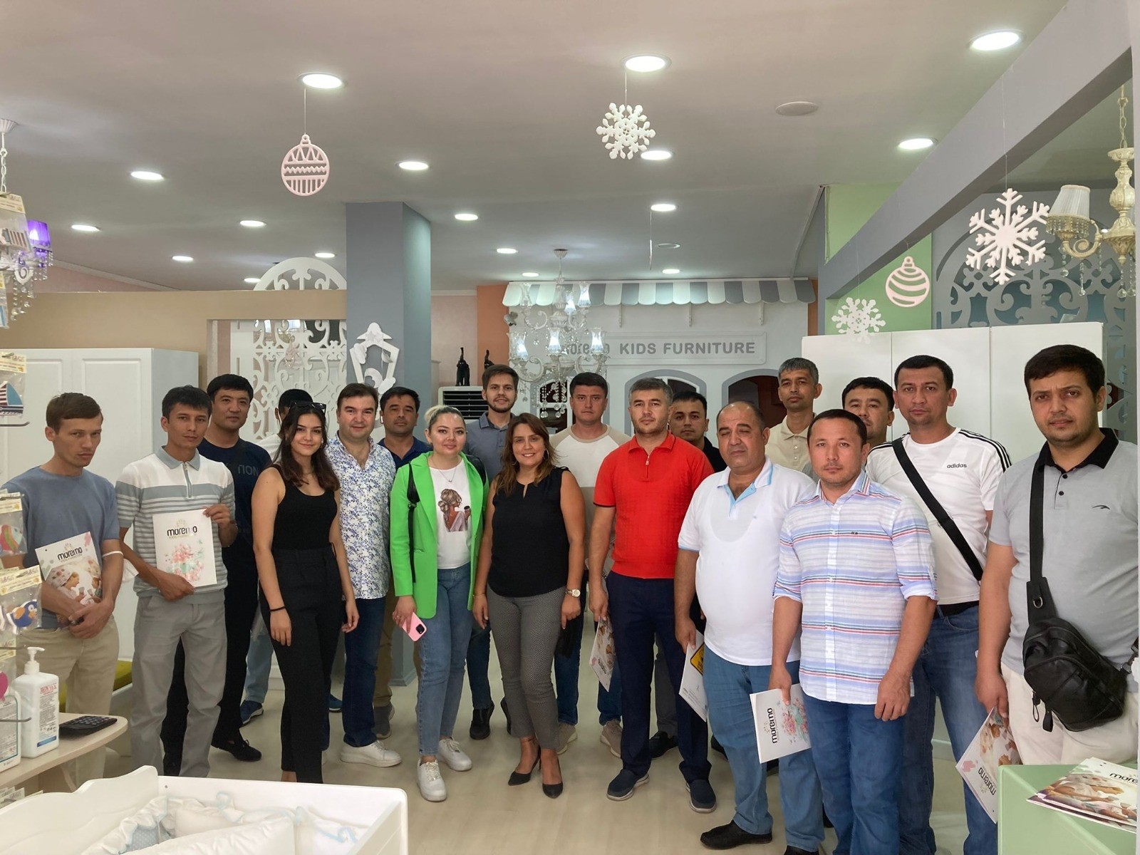 Özbek heyetten Bursa mobilyasına tam puan