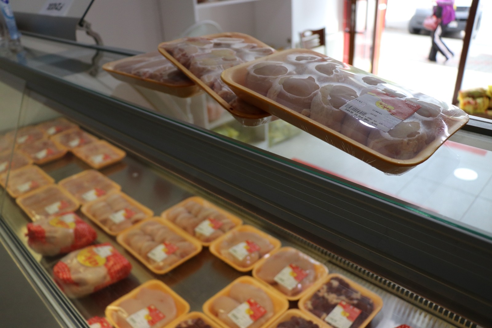 Tavuk kanadına rağbetin azalması fiyatları yarıya indirdi