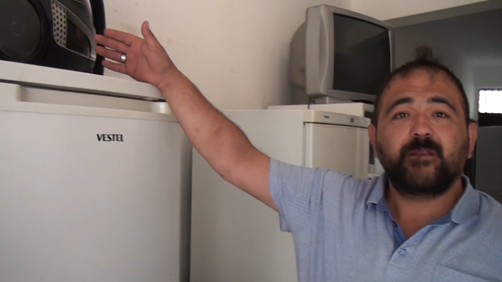 İkinci el eşyacı ve spotçular öğrencileri bekliyor