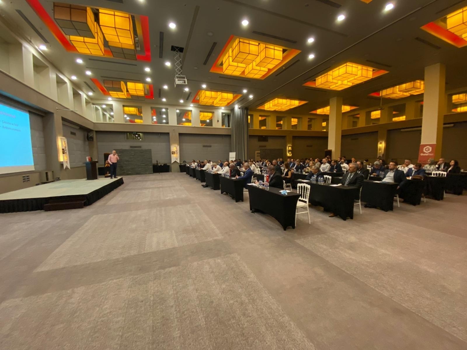 Altın Emlak bayileri ile buluştu