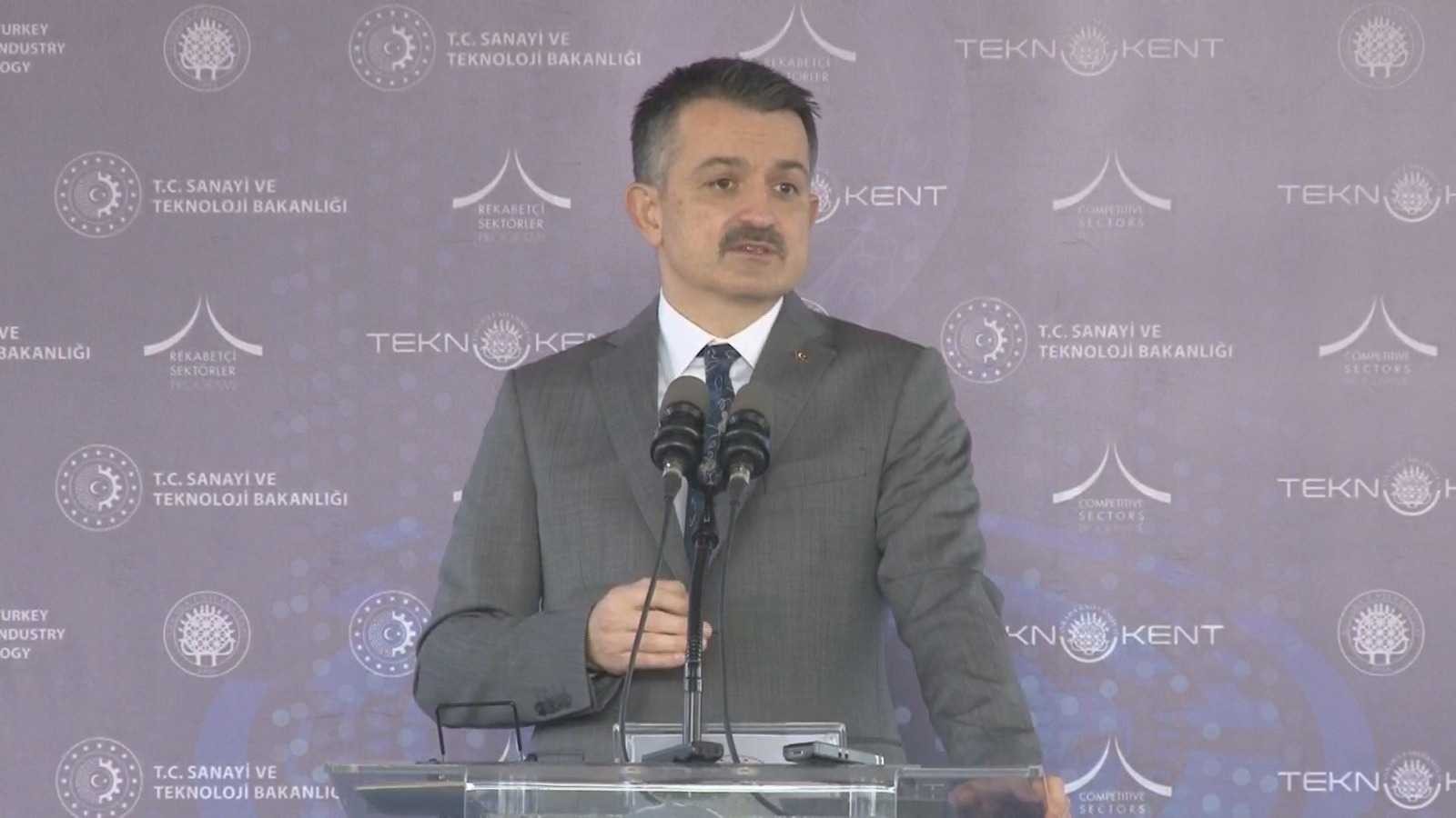 Bakan Pakdemirli: “Elektrikli traktörümüzün inşallah seri üretimine önümüzdeki yılın ocak ayında başlıyoruz”