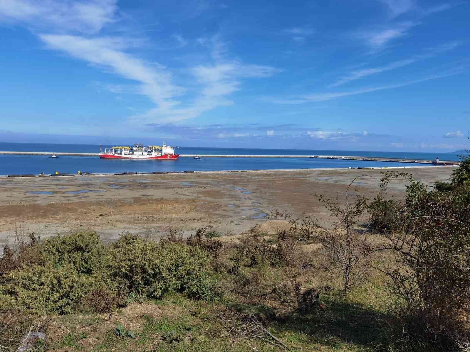 Yavuz Sondaj gemisi Karadeniz’deki görevi için Filyos Limanına ulaştı
