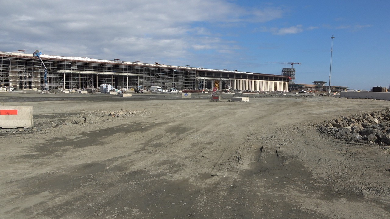 Rize Valisi Kemal Çeber: "85 gündür aralıklı devam eden yağmur Rize-Artvin Havalimanı’nın açılışını sekteye uğrattı"