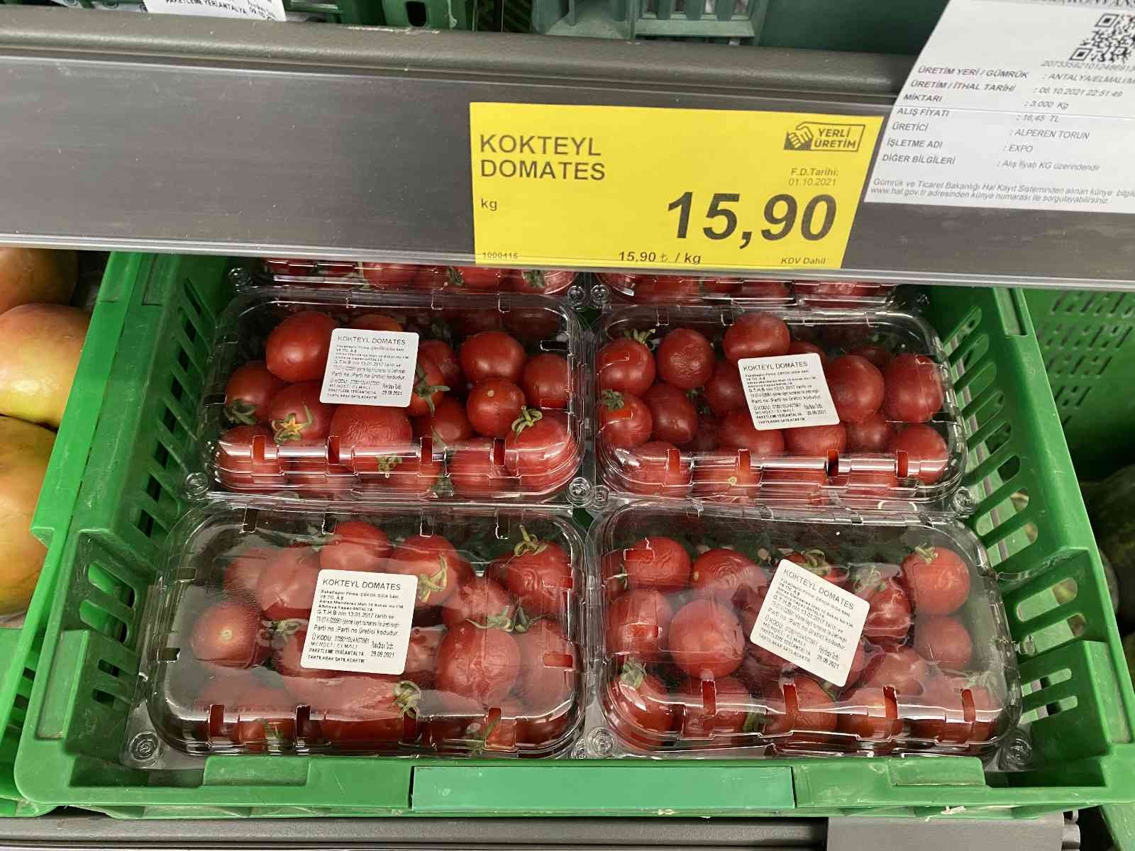 Ürettiği domatesin markette izini sürdü fiyatı görünce şok oldu