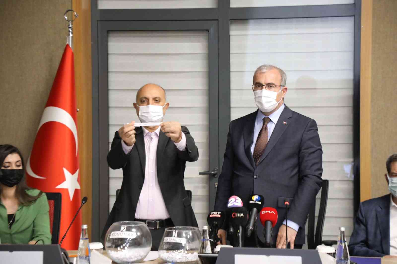 Elazığ’da depremzedeler yeni konutlarına kavuşuyor