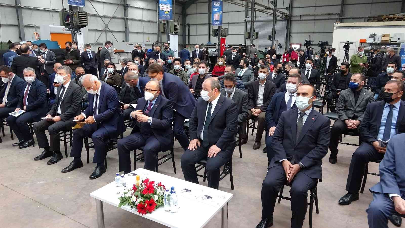 Bakan Mustafa Varank:  “Pandeminin neden olduğu durgunluğu büyük bir yara almadan aşacağız”