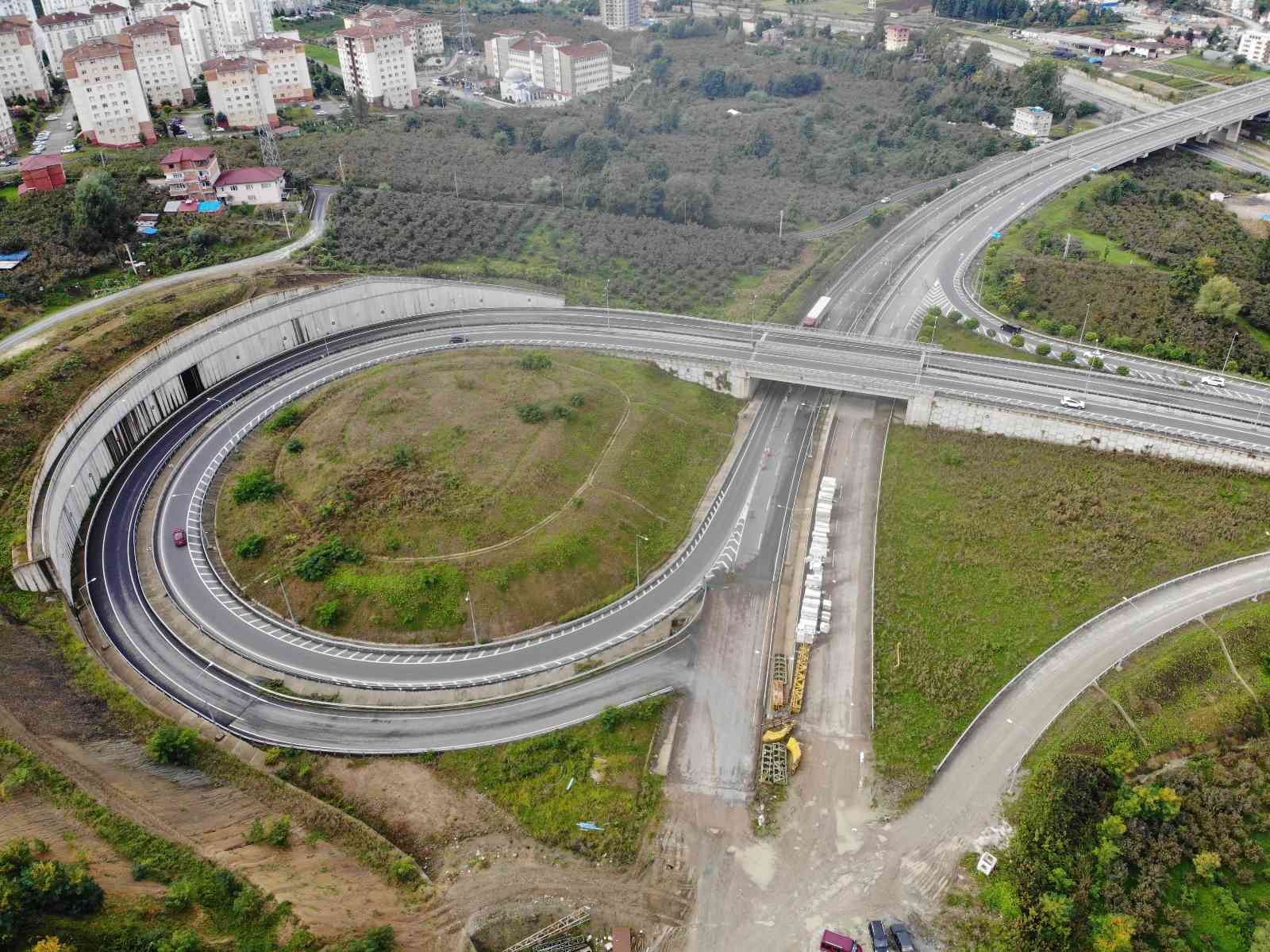 Türkiye’nin en pahalı yol projesi olan Ordu Çevre yolunda çalışmalar sürüyor