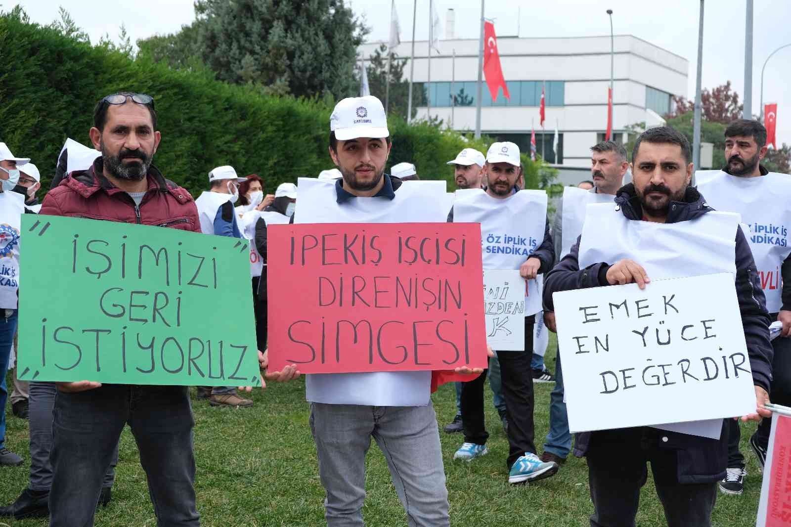 Öz İplik İş, sendika değiştirdikleri için işten çıkartılan işçiler için nöbette