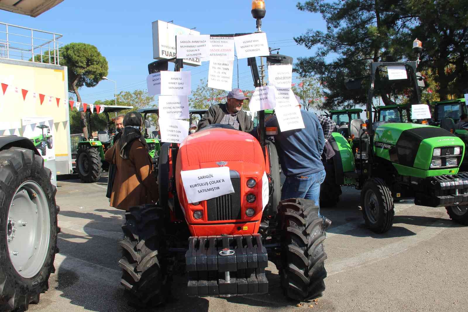 Tarım fuarında yüzlerce traktör ve tarım ekipmanı satıldı