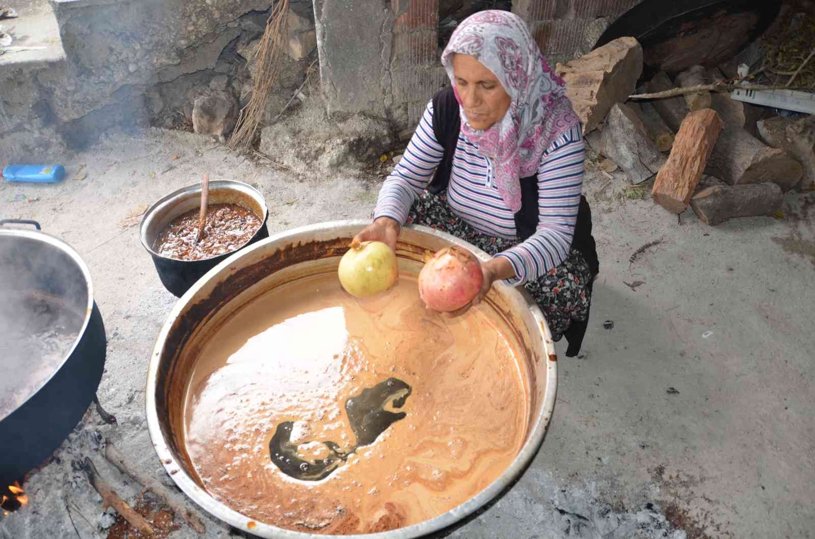 Antalya’da nar ekşisinin şifalı yolculuğu başladı