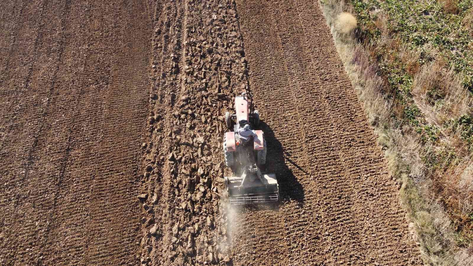 Türkiye’nin en büyük tatlı su gölünün bulunduğu Beyşehir’de kuraklık çiftçiyi vurdu
