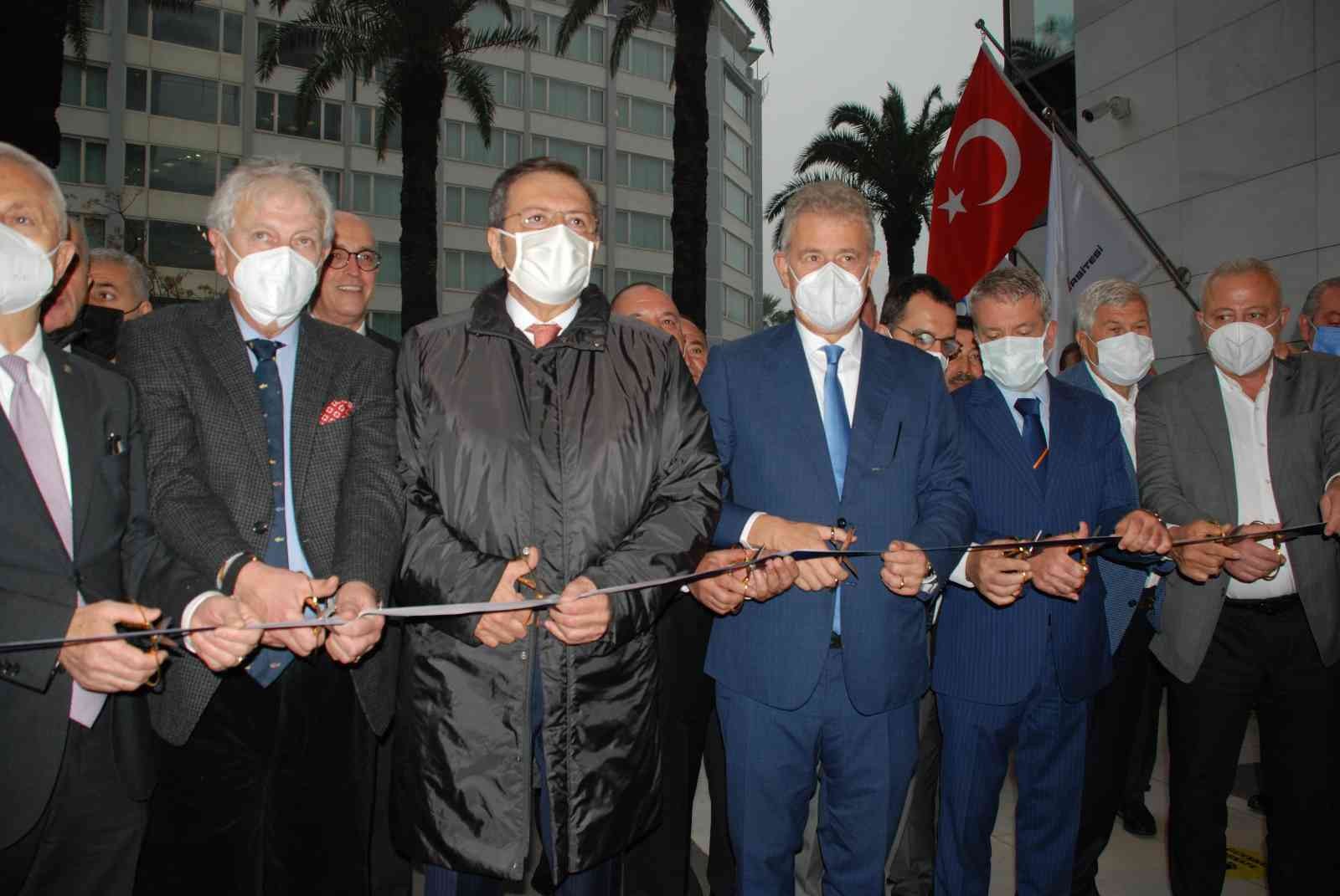 İZTO’dan dijitalleşmede atağı: “Gezici Dijital Karavan”