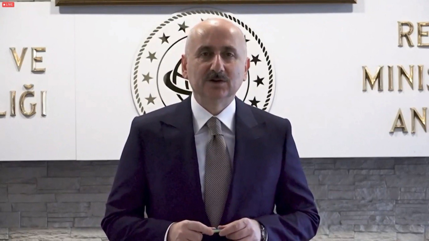 Bakan Karaismailoğlu: "5G teknolojisinin yanında 6G sistemine de hazırlık yapıyoruz"