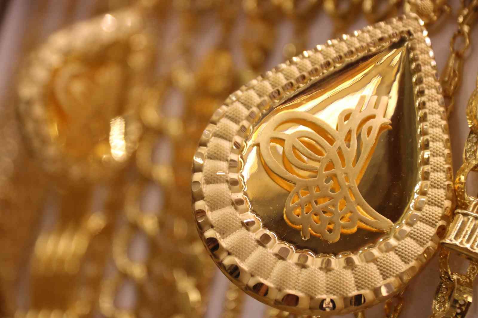 Kuyumcu Türkan: "Ülkede bir sıkıntı yok, ülkeye müdahale yapılıyor"