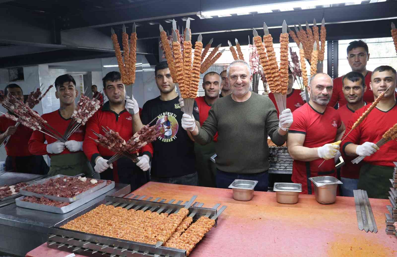 Çadırda kebapçılığa başladı, şimdi milyonlara ulaşıyor