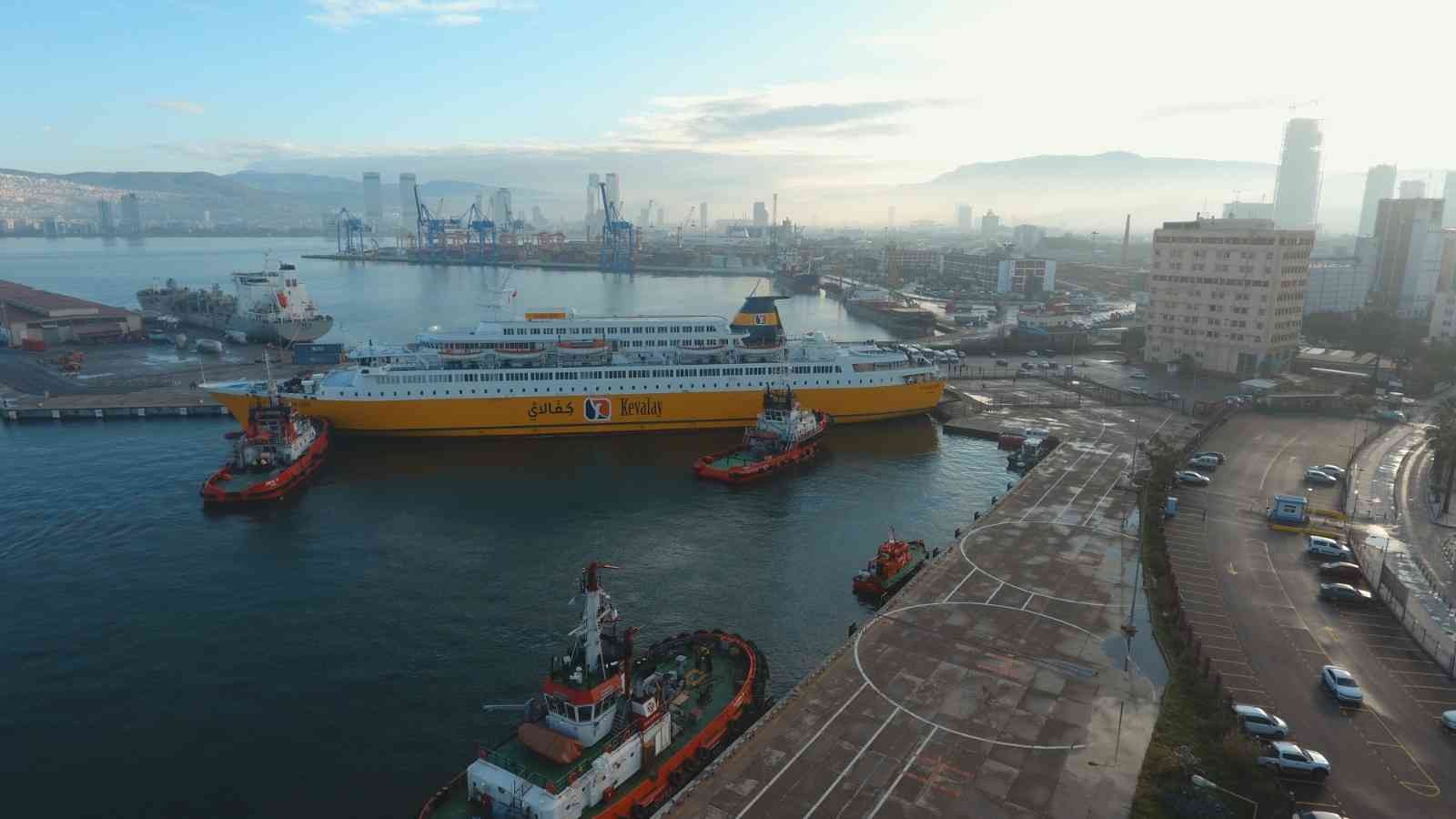 25 yıllık aranın ardından Libya’dan gelen ilk yolcu gemisi İzmir’e ulaştı