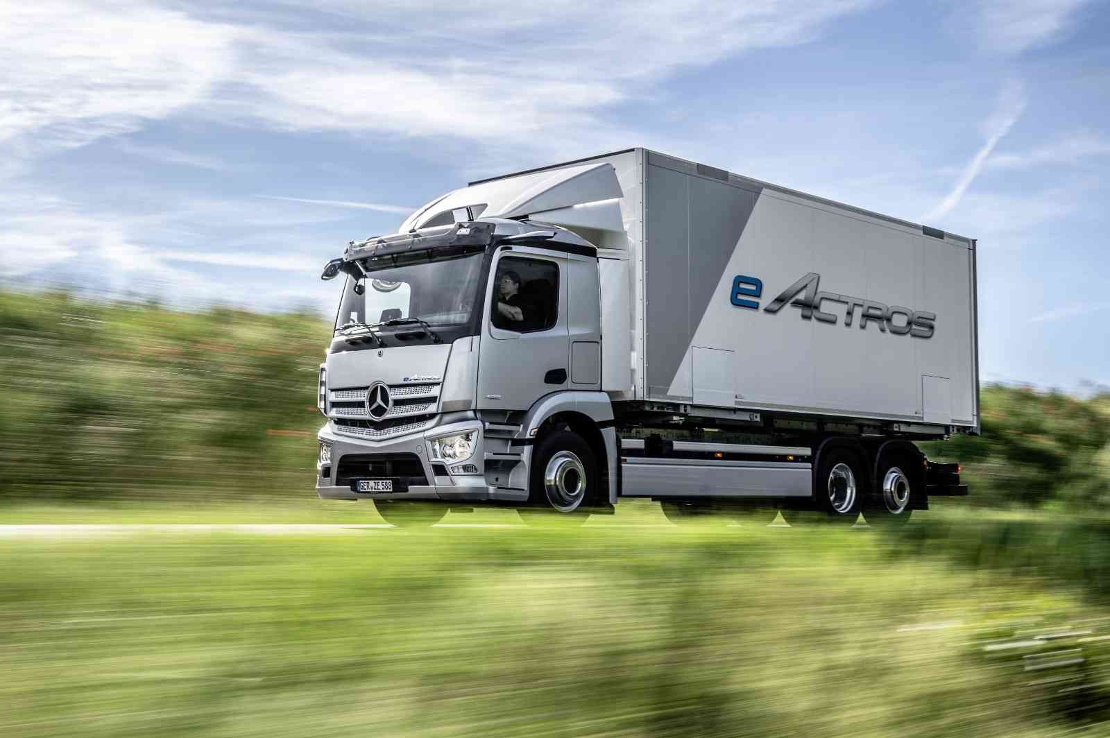 Elektrikli eActros’ta Mercedes-Benz Türk Kamyon AR-GE ekibi imzası
