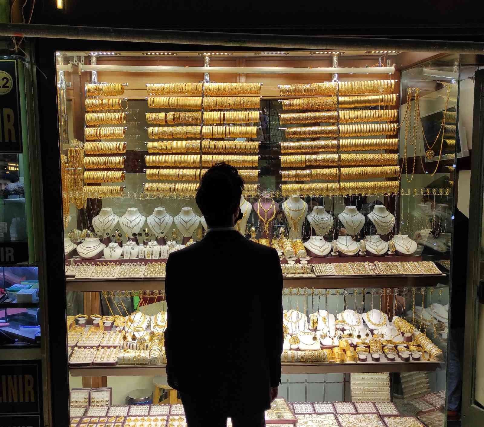 Gram altın 1000 lirayı geçti, yarım gramda talep artışı