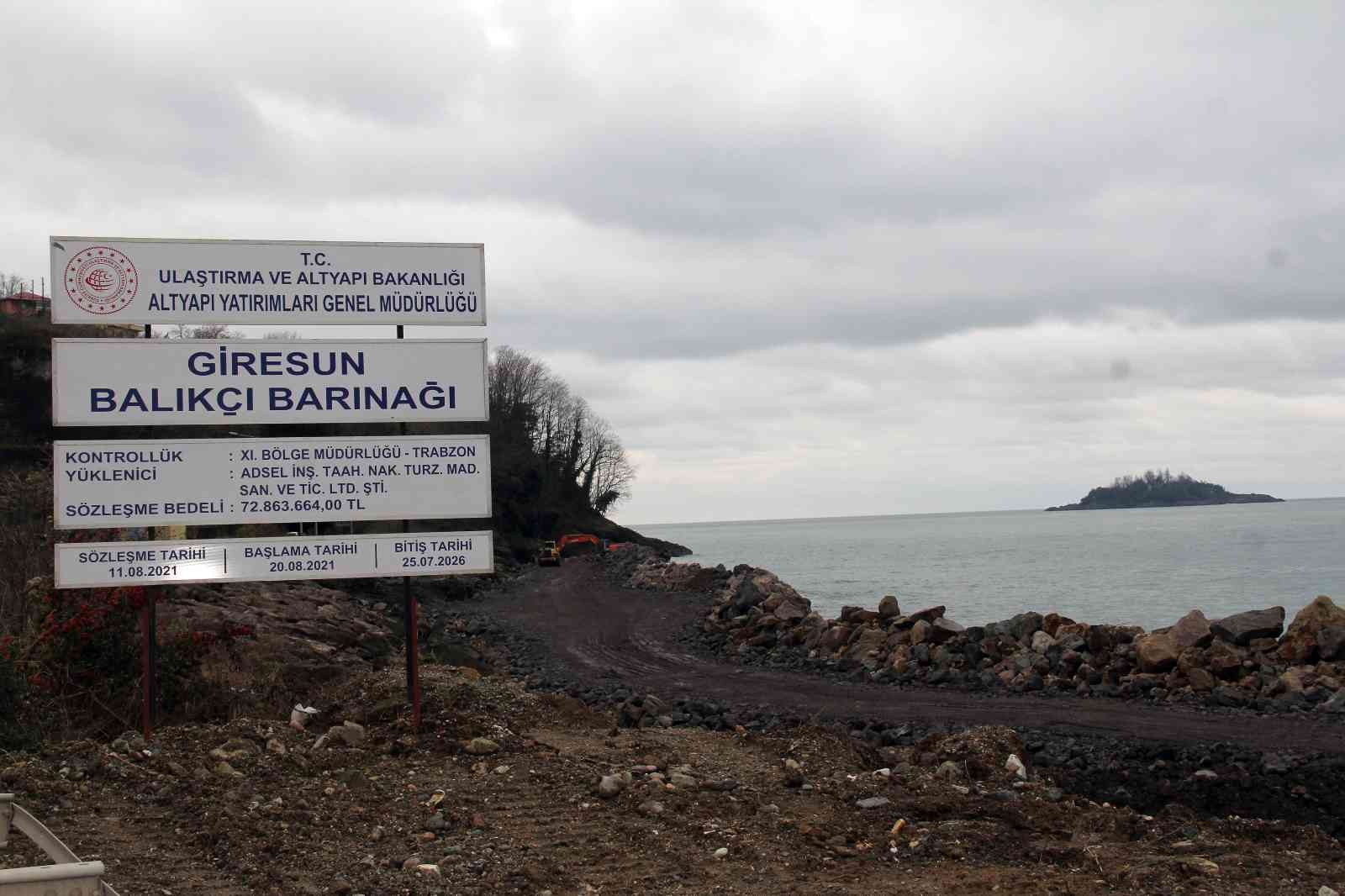 Türkiye’nin en büyük balıkçı barınağının yapımına Giresun’da başlandı