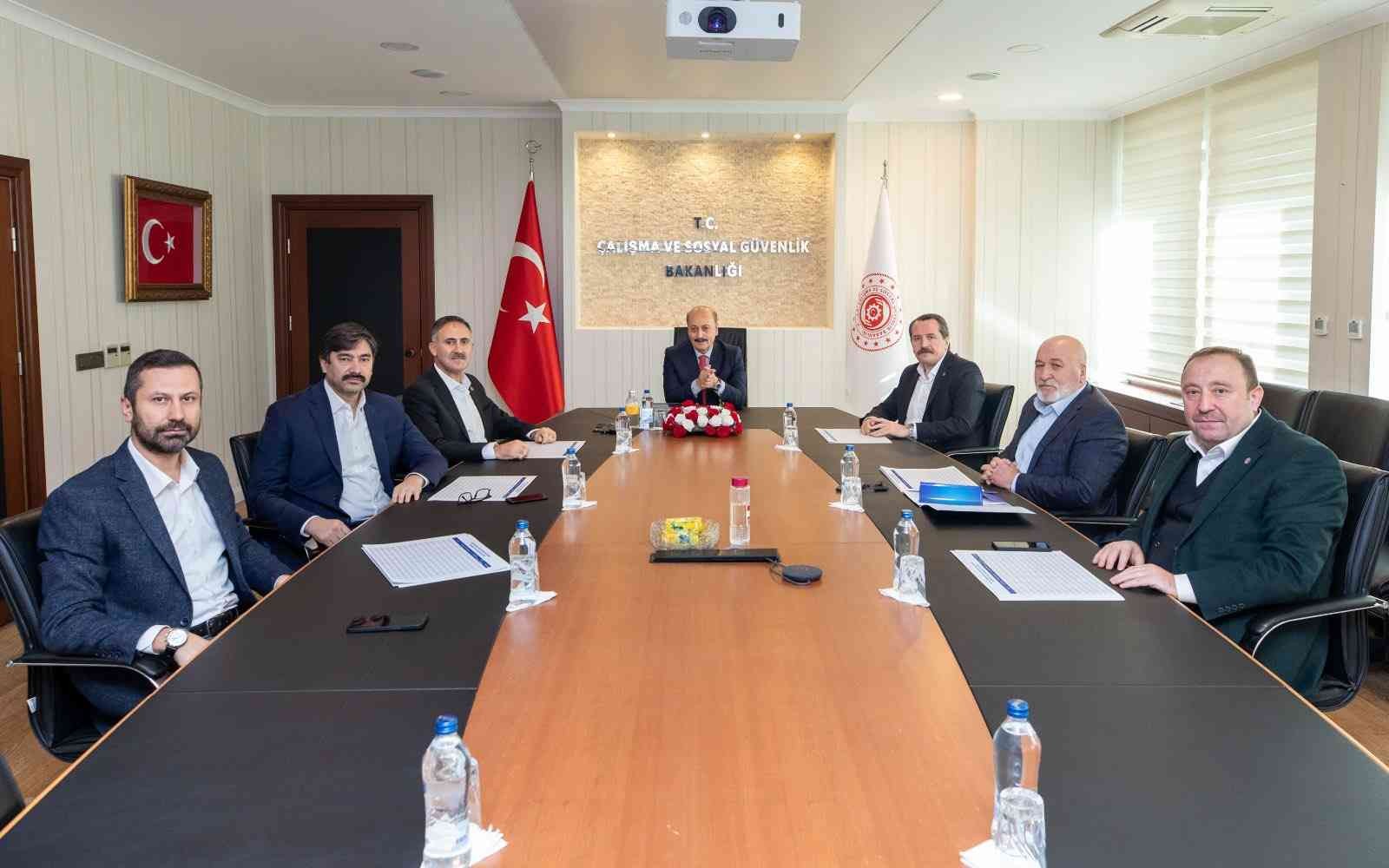 Memur-Sen, Bakan Bilgin’le ’Ek Zam’ talebini görüştü