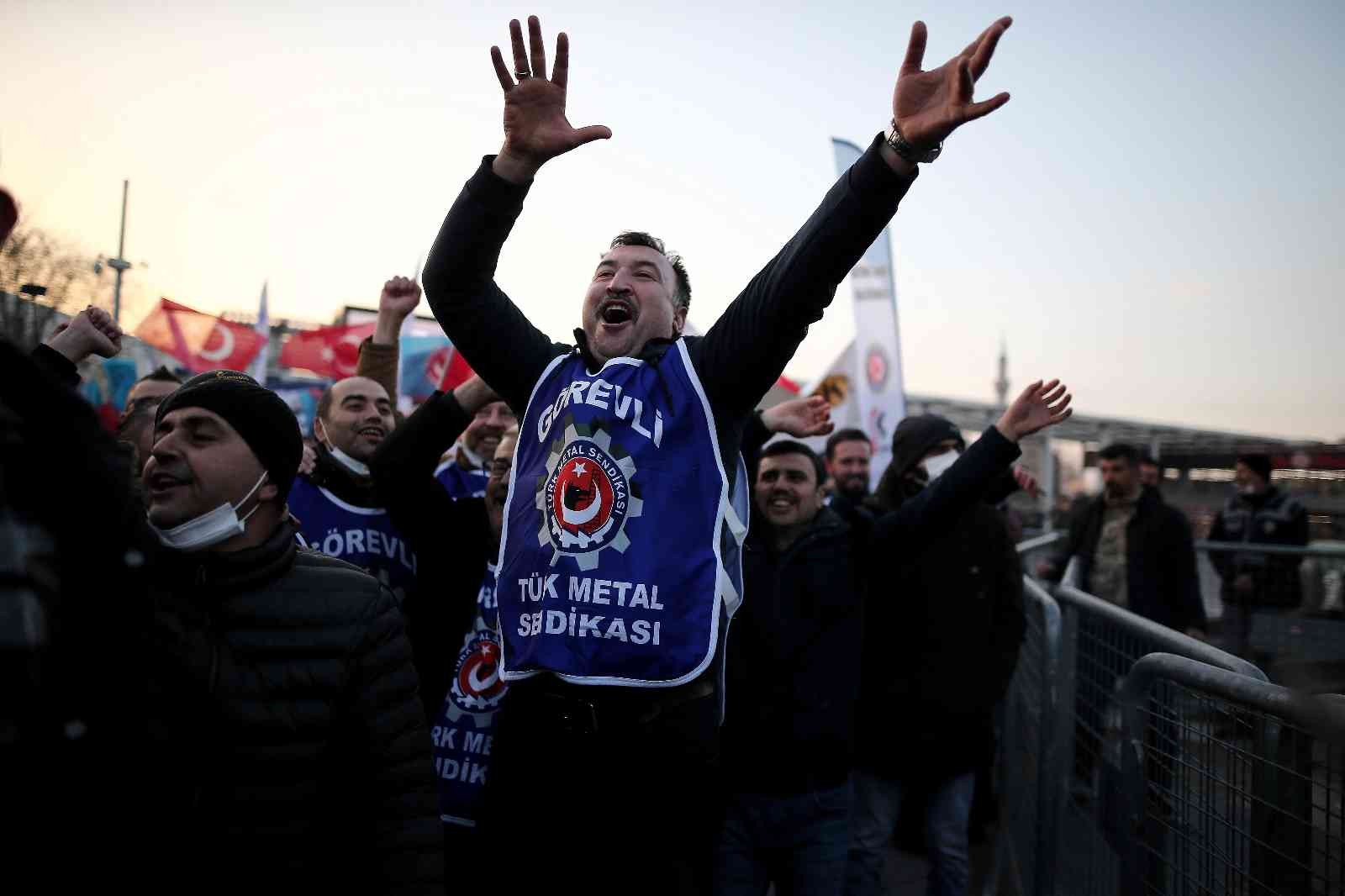 Bursa’da metal işçileri meydanlara indi