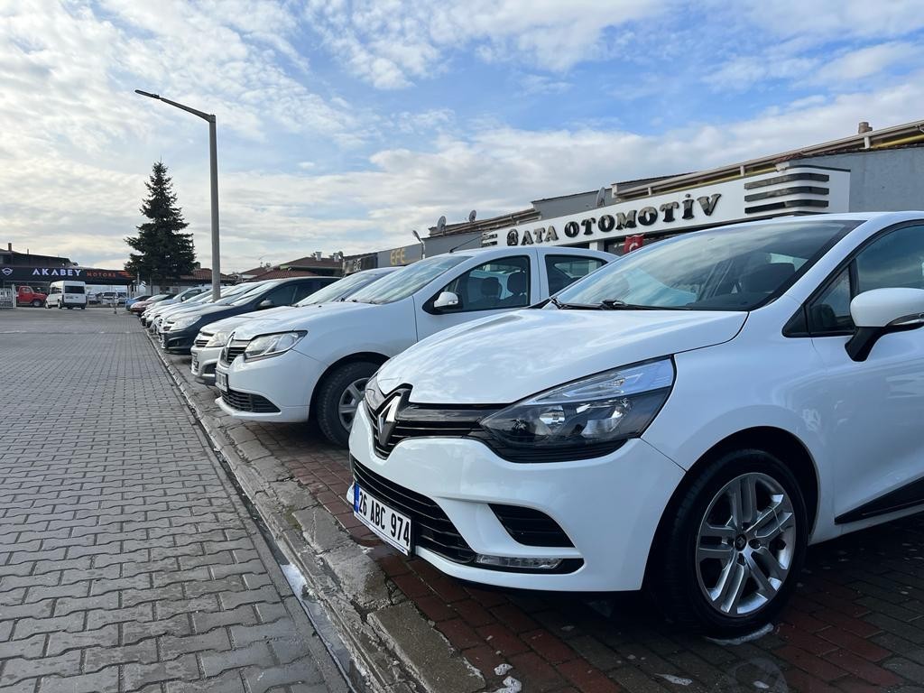 (ÖZEL) Döviz kuru düştü, ikinci el araçlar direniyor