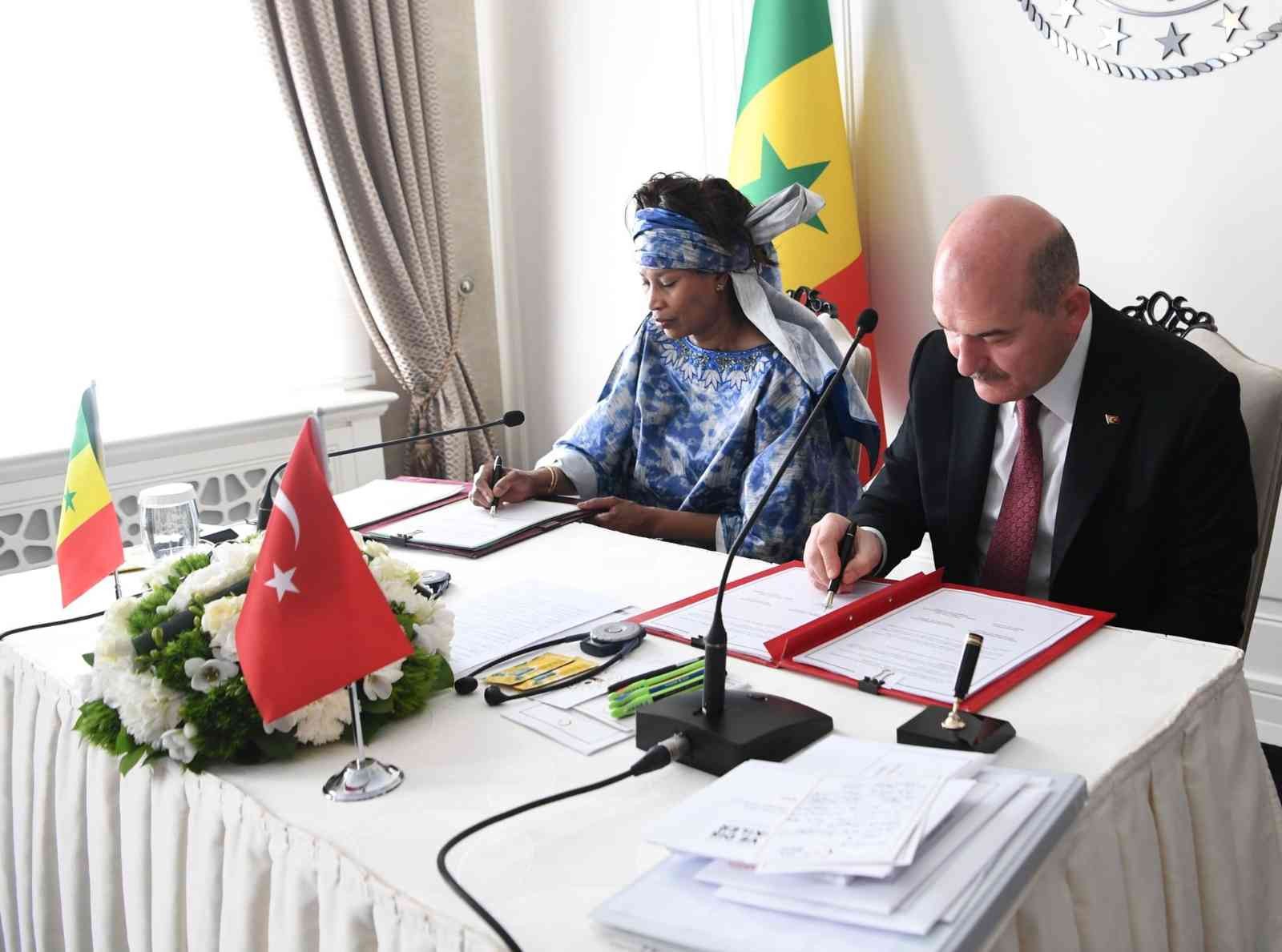 Bakan Soylu: "Türkiye ve Senegal 1 milyar dolar konusunda önemli bir hedefe doğru yürümektedir"