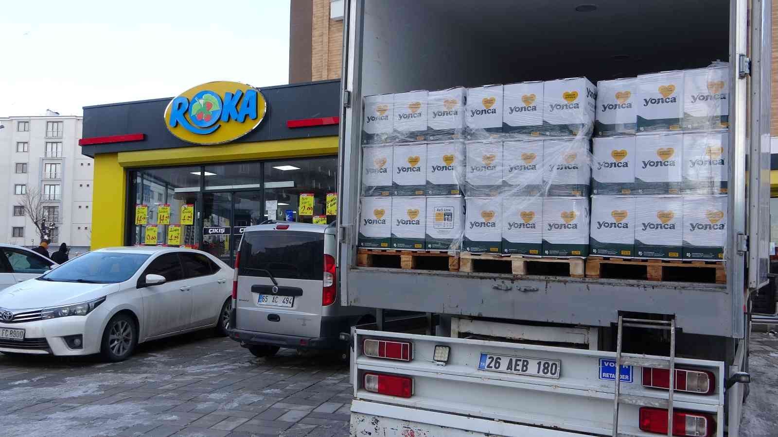Türkiye’de gündem olan market sahibinin sıvı yağ yüklü tırları Van’a geldi