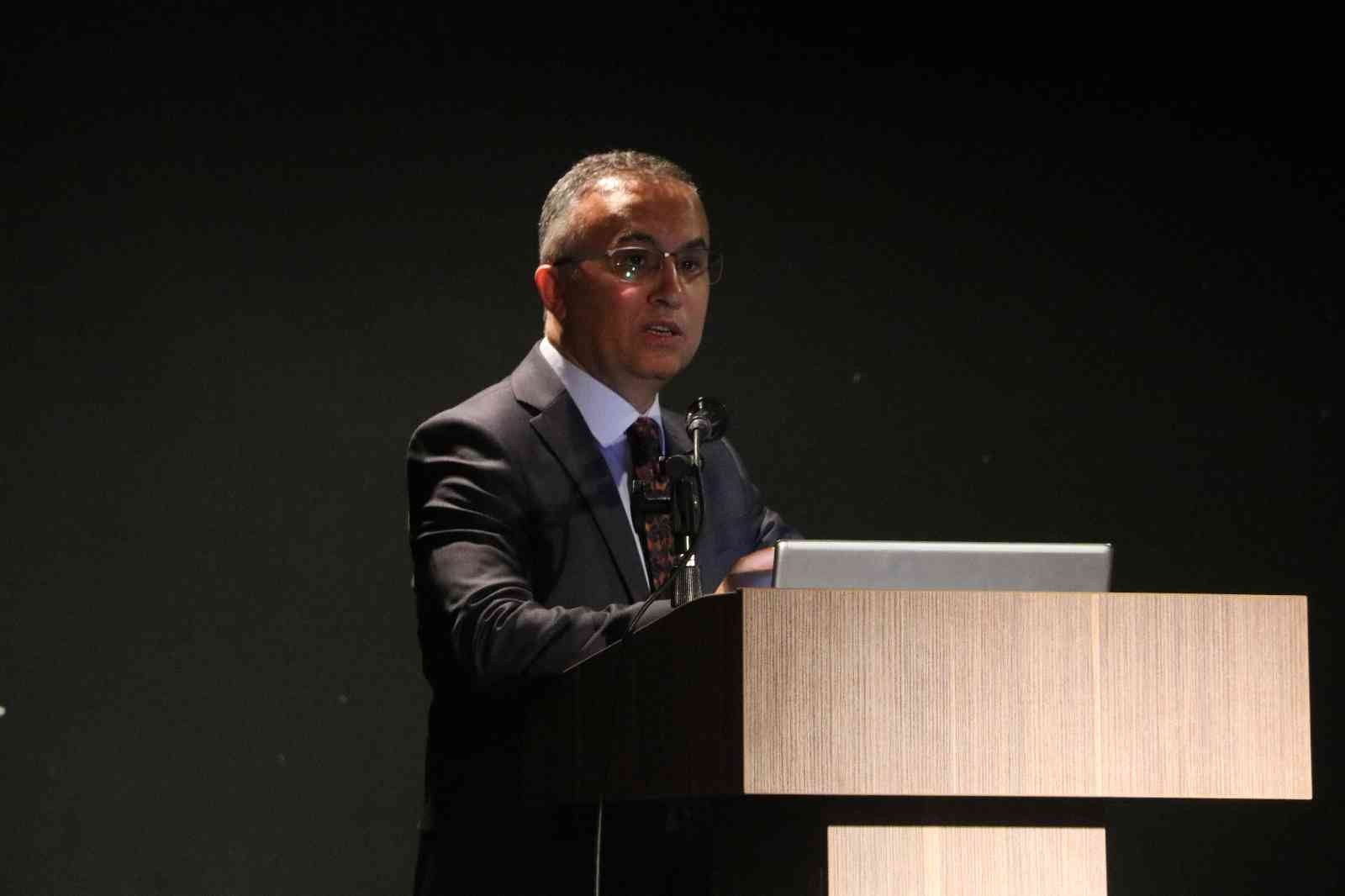 Rize Valisi Kemal Çeber: “Devlet Rize’ye dünyanın en güzel havalimanını yapıyor”