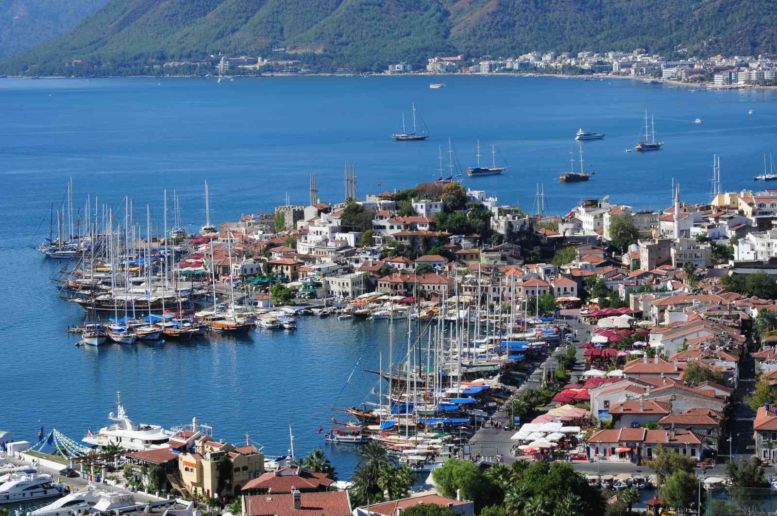 Marmaris’te turist hareketliliği başladı