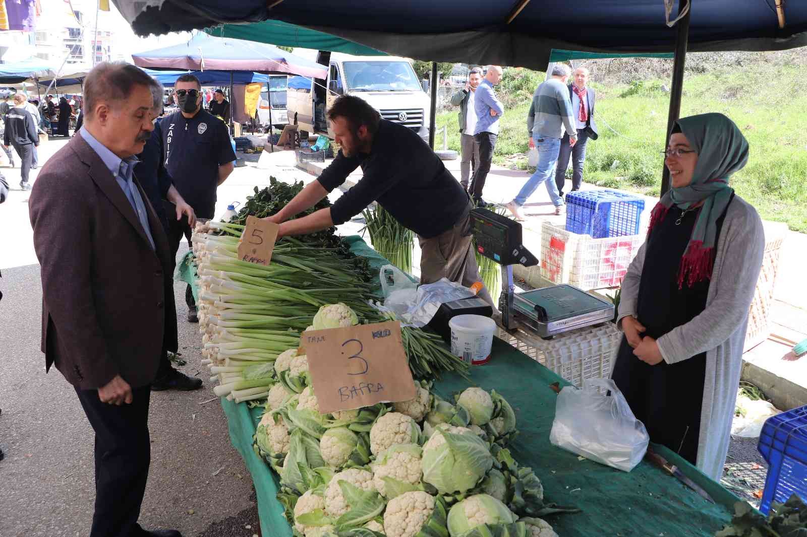 Başkan Deveci pazarın nabzını tuttu