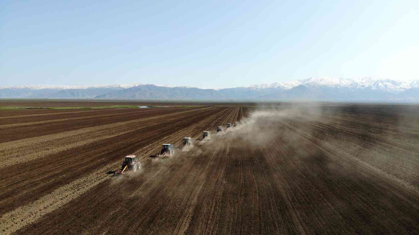 Muş Ovası’nda ekim mesaisi